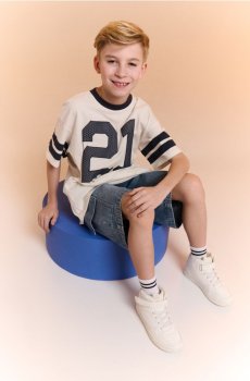 Бавовняна футболка з принтом - кремовий