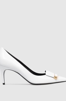 Белые кожаные туфли с монограммой