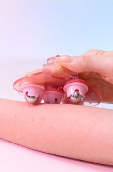 Масажер для тіла - пастельний рожевий