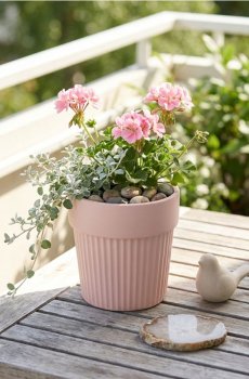 Керамічний горщик з рифленням - пастельний рожевий