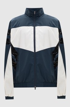 Синяя спортивная куртка