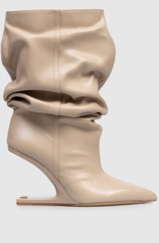 Бежевые кожаные сапоги
