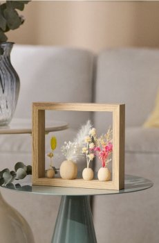 Декоративна рамка зі штучними квітами - бежевий