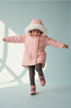 Утеплена куртка з капюшоном - рожевий