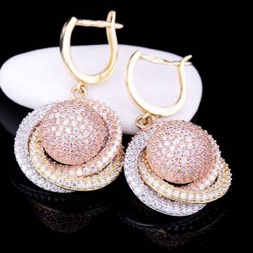 Серьги усыпанные фианитами с02981 Серьги усыпанные фианитами с02981