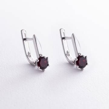 Серебряные серьги с пиропами GS-02-017-41 Серебряные серьги с пиропами GS-02-017-41