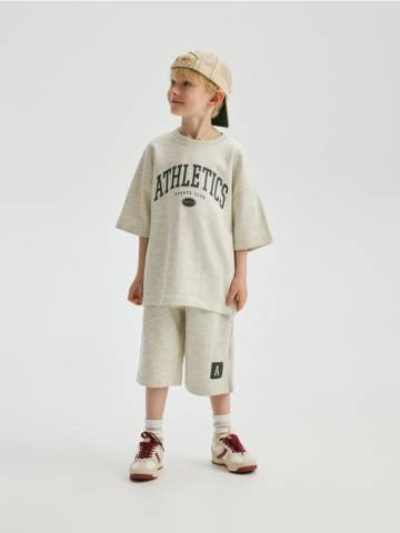Reserved - BOYS` T-SHIRT & SHORTS - світло-сірий - 4419N-09M Reserved - BOYS` T-SHIRT & SHORTS - світло-сірий - 4419N-09M