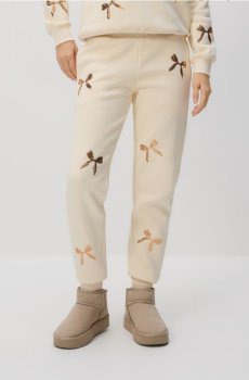 Reserved - Спортивні штани з аплікаціями - кремовий - 626GA-01X