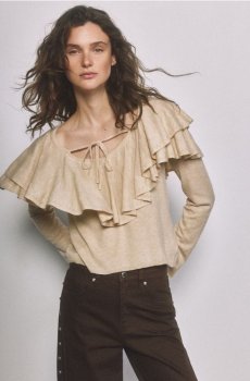 Reserved - Джемпер з оборкою - бежевий - 000JI-08M