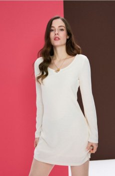 Трикотажна міні сукня з довгими рукавами - кремовий
