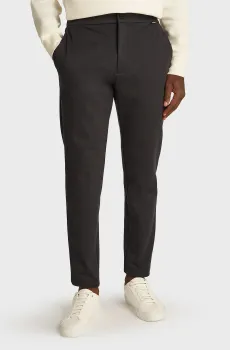 Мужские серые брюки COMFORT KNIT TAPERED Серый 31-32 Calvin Klein K10K113647