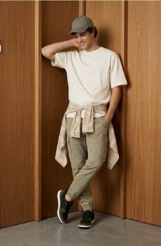 Бавовняні штани relaxed cargo jogger - блідо-зелений