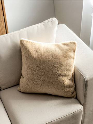 Декоративна подушка - бежевий