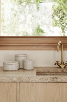 Емкость с крышкой Blomus Pilar M/13 x 12 cm