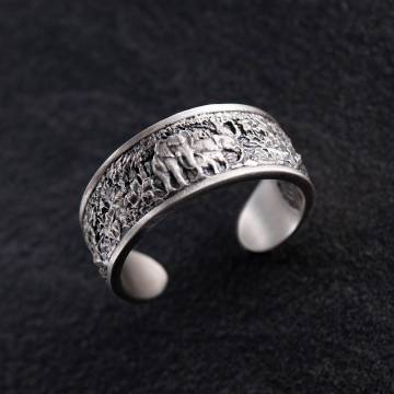 Серебряное кольцо "Семья слонов" 7015 Серебряное кольцо "Семья слонов" 7015