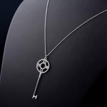 Серебряное колье "Ключик" с фианитами 18475 Серебряное колье "Ключик" с фианитами 18475