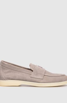 Серые замшевые лоферы с логотипом