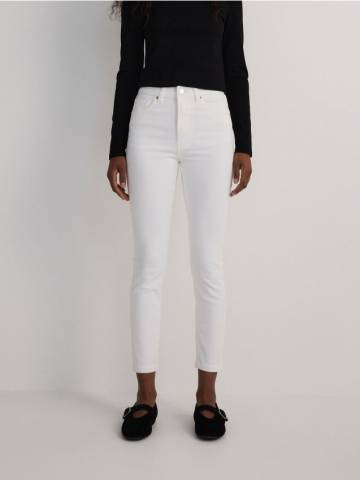 Reserved - Джинси slim fit з вузькою посадкою - білий - 574CY-00J Reserved - Джинси slim fit з вузькою посадкою - білий - 574CY-00J