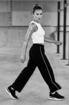 Широкі спортивні штани - чорний