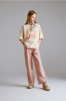 Reserved - Свободная футболка с принтом - нюдовий - 075HU-02X