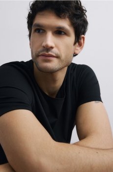 Reserved - Футболка звичайного крою з мерсеризованої бавовни - чорний - 980IR-99X