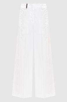 Белые брюки с брендовым патчем