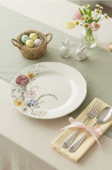 Керамічна тарілка з квітковим мотивом - різнобарвний