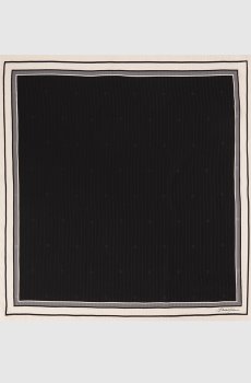 Черный платок из шелка в узор