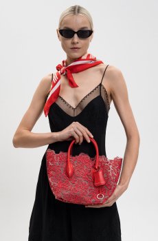 Красная сумка-тоут