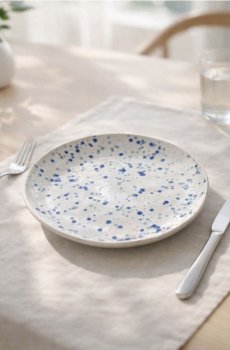 Тарілка з крапчастим візерунком - блакитний