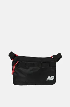 Черная сумка ESSENTIALS Sling Черный ONESIZE New Balance LAB51909BK