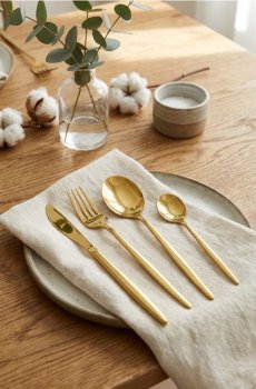 Набір столових приборів 4 шт - золотий