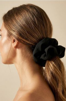 Велика гладка резинка scrunchie - чорний