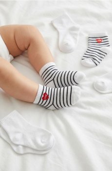Набір антиковзних шкарпеток – однотонних і в смужку, із сердечком, 5 шт. - різнобарвний