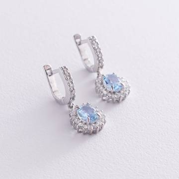 Серебряные серьги с голубыми топазами и фианитами 121362 Серебряные серьги с голубыми топазами и фианитами 121362