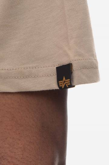 Хлопковая футболка Alpha Industries Basic T-Shirt цвет бежевый с принтом 100501.679-beige Хлопковая футболка Alpha Industries Basic T-Shirt цвет бежевый с принтом 100501.679-beige