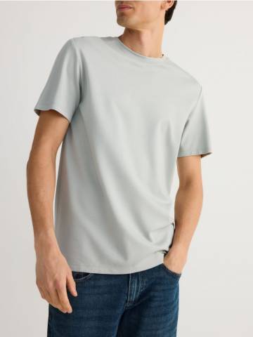 Reserved - Футболка regular fit з аплікацією - блідо-зелений - 8694H-07X Reserved - Футболка regular fit з аплікацією - блідо-зелений - 8694H-07X