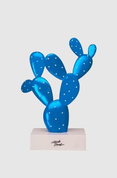 Синяя декоративная статуэтка в виде кактуса