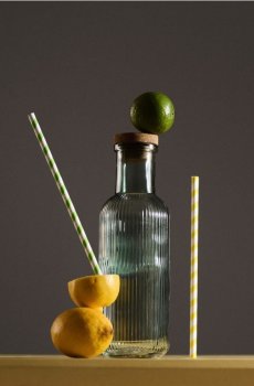 Рифлена карафа з корковою пробкою - зелений