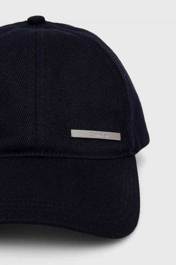 Хлопковая кепка Calvin Klein цвет бежевый с аппликацией Хлопковая кепка Calvin Klein цвет бежевый с аппликацией