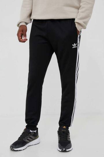 Спортивные штаны adidas Originals цвет чёрный с аппликацией Спортивные штаны adidas Originals цвет чёрный с аппликацией