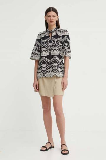 Хлопковая блузка Bruuns Bazaar ArvensisBBLarin shirt женская цвет чёрный с аппликацией BBW3921 Хлопковая блузка Bruuns Bazaar ArvensisBBLarin shirt женская цвет чёрный с аппликацией BBW3921