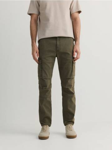 Reserved - Штани slim fit у стилі карго - коричневувато-зелений - 5472L-78X Reserved - Штани slim fit у стилі карго - коричневувато-зелений - 5472L-78X