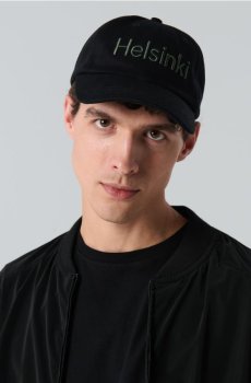 Кепка з вишитим написом - чорний