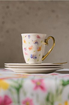 Кружка з квітковим принтом і золотими елементами - різнобарвний