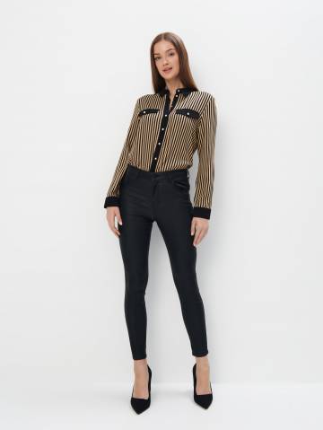 Mohito - Штани skinny з восковим блиском - чорний - 32 Mohito - Штани skinny з восковим блиском - чорний - 32