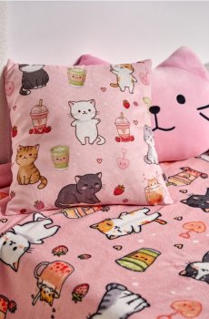 Наволочка з котячим мотивом - пастельний рожевий