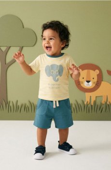 Комплект із футболки з шортами - кремовий