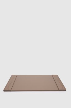 Коричневый кожаный коврик для стола