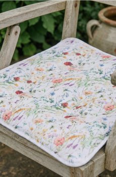 Садовий килимок з квітковим мотивом - білий